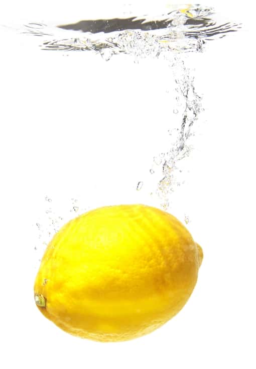 みずみずしいレモンの写真